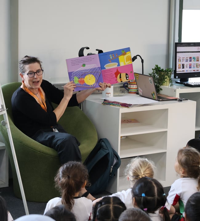 Sue Hendra's Whirlwind Visit: Igniting Imaginations at Alice Smith School