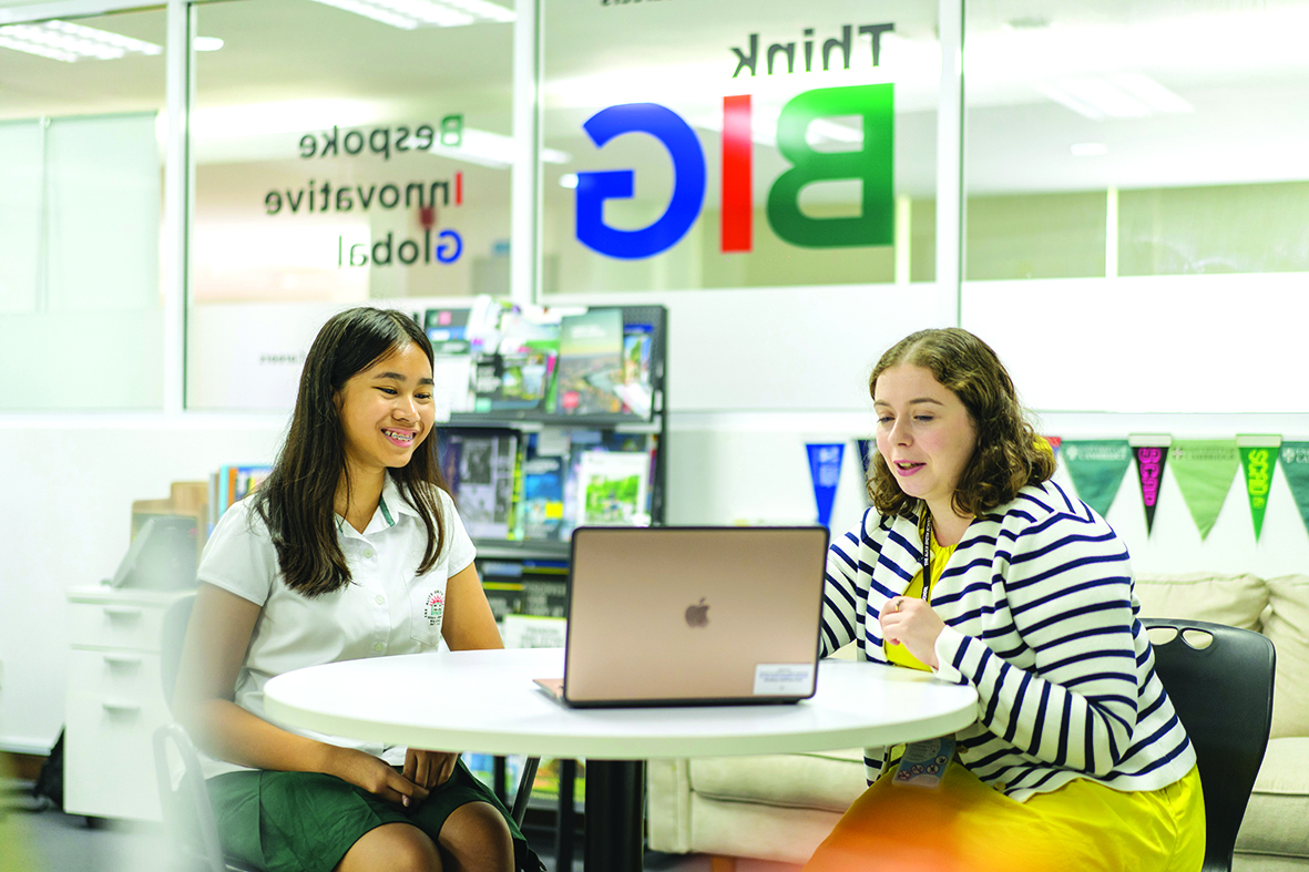 Why Early University Applications Matter: A Guide for Families in the UK, US, Australia and Asia